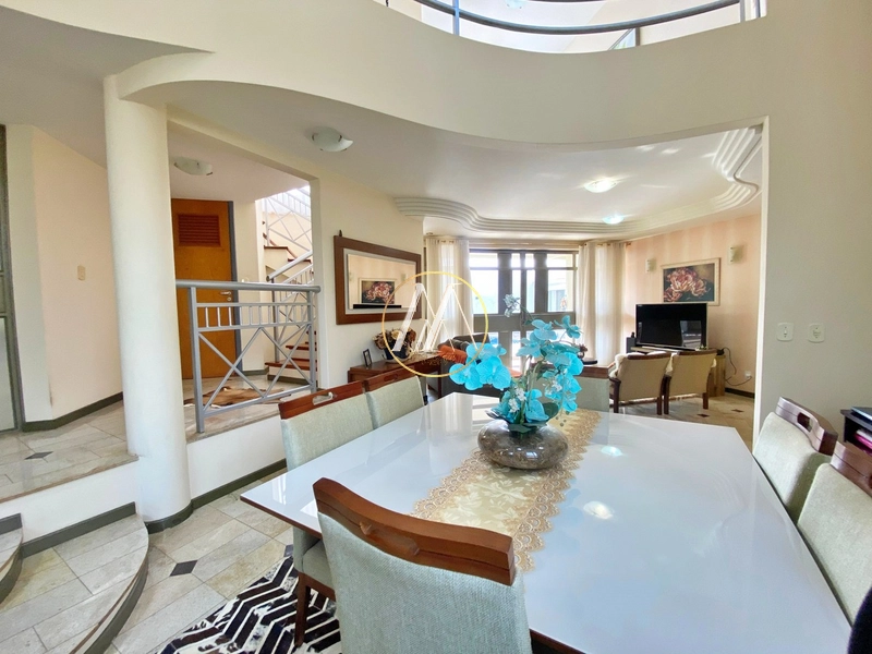 Excepcional casa de alto padrão à venda com 4 suítes,piscina e quintal: 76ª foto da galeria de imagens do imóvel