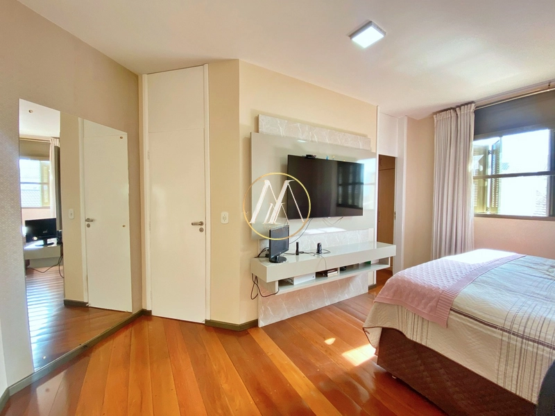 Excepcional casa de alto padrão à venda com 4 suítes,piscina e quintal: 42ª foto da galeria de imagens do imóvel