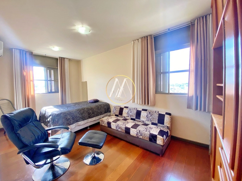 Excepcional casa de alto padrão à venda com 4 suítes,piscina e quintal: 16ª foto da galeria de imagens do imóvel