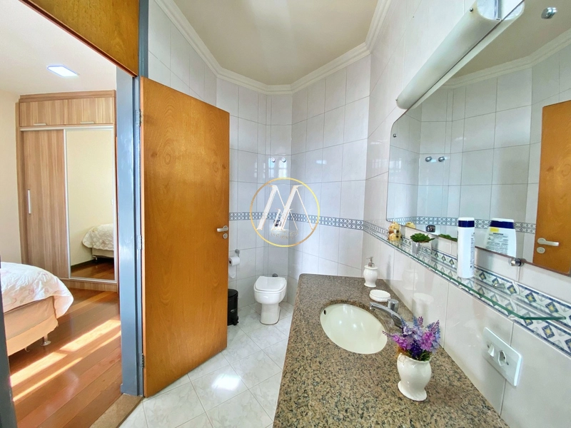 Excepcional casa de alto padrão à venda com 4 suítes,piscina e quintal: 20ª foto da galeria de imagens do imóvel