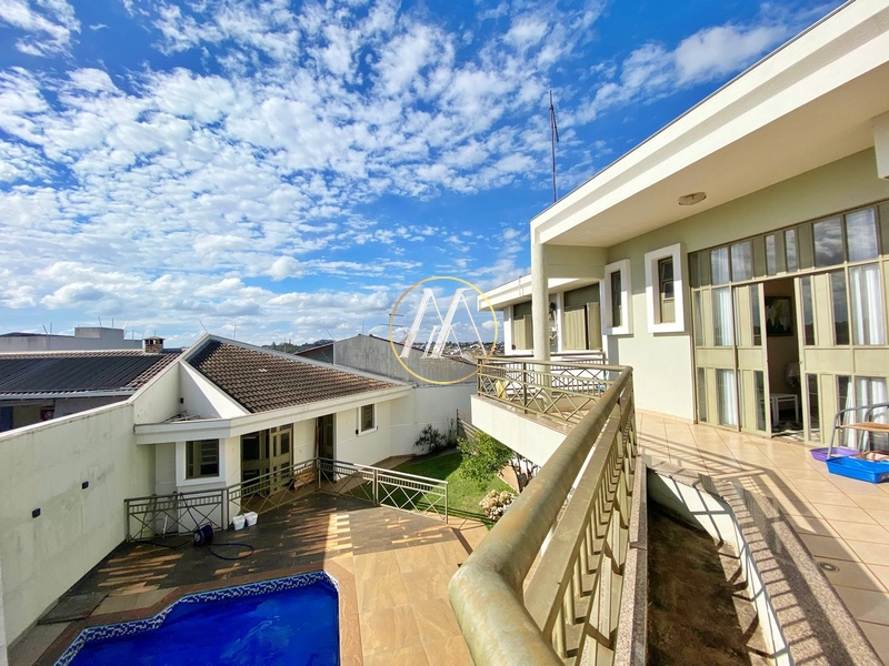 Excepcional casa de alto padrão à venda com 4 suítes,piscina e quintal: 100ª foto da galeria de imagens do imóvel