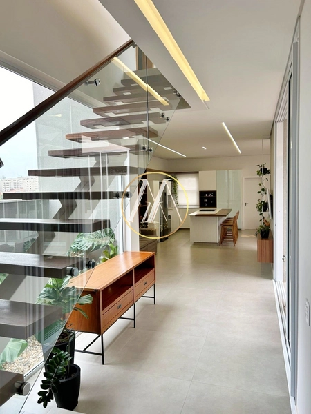 Casa em condomínio à venda no Aranguá – 3 suítes, escritório e piscina: 2ª foto da galeria de imagens do imóvel