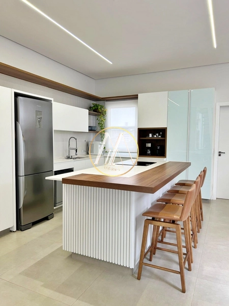 Casa em condomínio à venda no Aranguá – 3 suítes, escritório e piscina: 7ª foto da galeria de imagens do imóvel