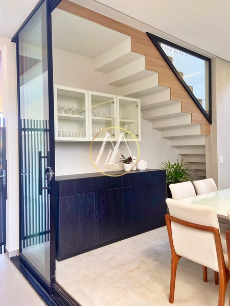 Casa em condomínio à venda no Aranguá – 3 suítes, escritório e spa: 4ª foto da galeria de imagens do imóvel