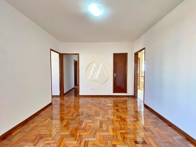 Apartamento à venda com 3 quartos - próx. a Av. Tiradentes
