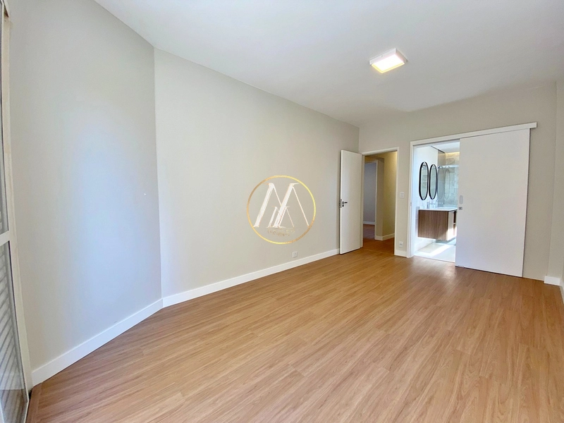 Apartamento reformado com 3 dormitórios, suíte e 2 vagas – Centro: 40ª foto da galeria de imagens do imóvel