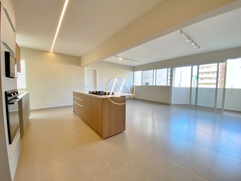 Apartamento reformado com 3 dormitórios, suíte e 2 vagas – Centro: 2ª foto da galeria de imagens do imóvel