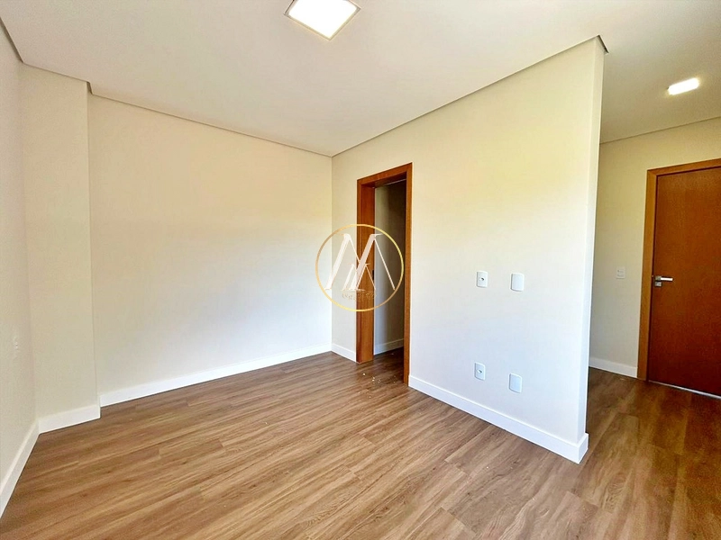 Sobrado de alto padrão com 4 quartos, 2 suítes e demi suíte: 85ª foto da galeria de imagens do imóvel