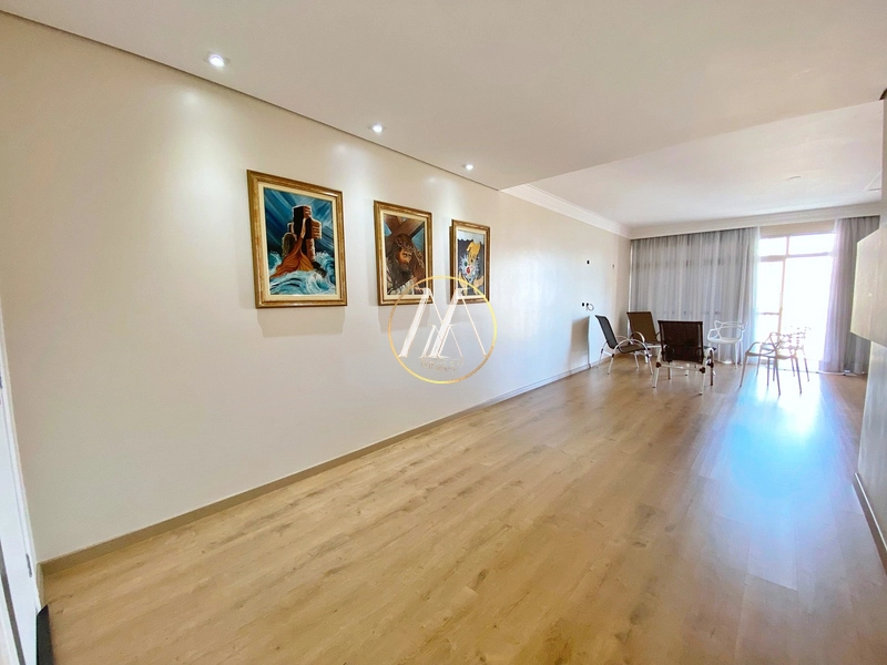 Apartamento reformado à venda no Centro com 3 dormitórios, 2 suítes: 3ª foto da galeria de imagens do imóvel