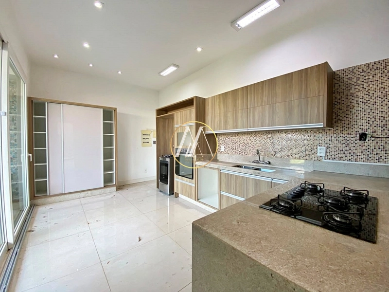 Casa residencial ou comercial à venda próximo a Av. Santos Dumont: 14ª foto da galeria de imagens do imóvel