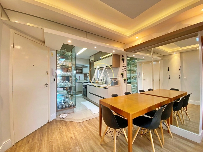 Apartamento reformado à venda com 2 quartos, sacada com churrasqueira: 12ª foto da galeria de imagens do imóvel