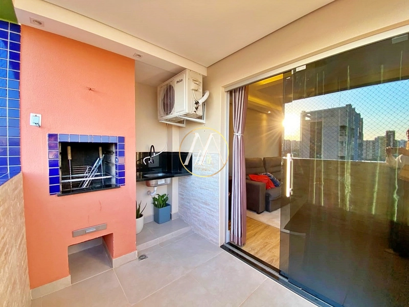 Apartamento reformado à venda com 2 quartos, sacada com churrasqueira: 9ª foto da galeria de imagens do imóvel