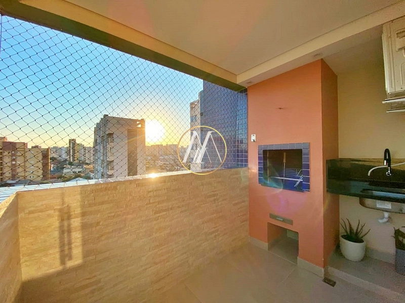 Apartamento reformado à venda com 2 quartos, sacada com churrasqueira: 8ª foto da galeria de imagens do imóvel