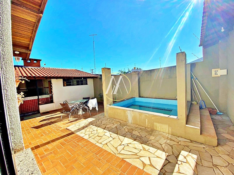 Casa à venda com 3 dormitórios, suíte e piscina no Centro de Rolândia: 40ª foto da galeria de imagens do imóvel