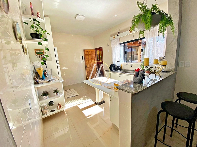 Casa à venda com 3 dormitórios, suíte e piscina no Centro de Rolândia: 7ª foto da galeria de imagens do imóvel