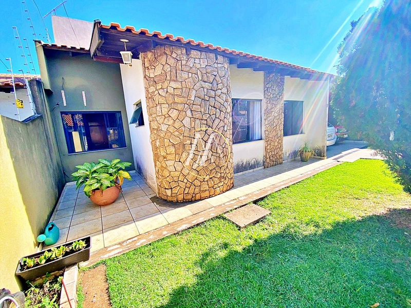 Casa à venda com 3 dormitórios, suíte e piscina no Centro de Rolândia: 47ª foto da galeria de imagens do imóvel