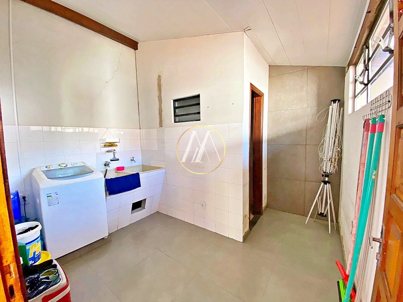 Casa à venda com 3 dormitórios, suíte e piscina no Centro de Rolândia: 42ª foto da galeria de imagens do imóvel