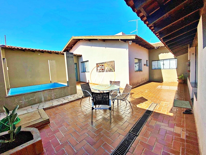 Casa à venda com 3 dormitórios, suíte e piscina no Centro de Rolândia: 37ª foto da galeria de imagens do imóvel