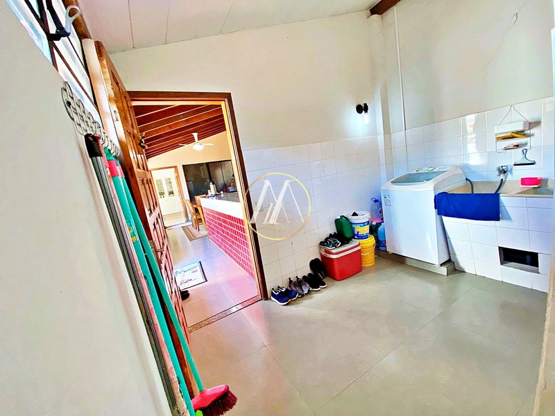 Casa à venda com 3 dormitórios, suíte e piscina no Centro de Rolândia: 44ª foto da galeria de imagens do imóvel
