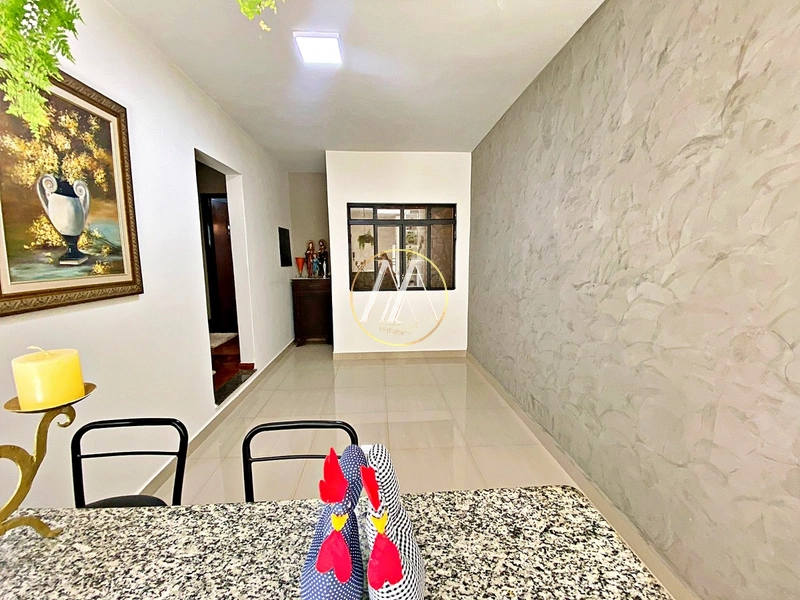 Casa à venda com 3 dormitórios, suíte e piscina no Centro de Rolândia: 10ª foto da galeria de imagens do imóvel