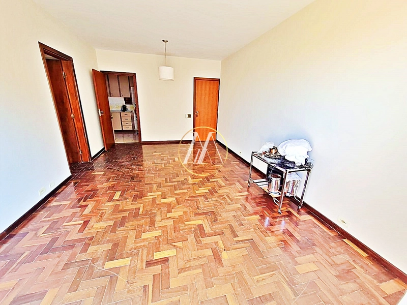 Apartamento central com 90m², 3 dormitórios, sacada: 2ª foto da galeria de imagens do imóvel