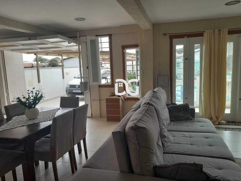 Sobrado amplo com 4 dormitórios.: 2ª foto da galeria de imagens do imóvel