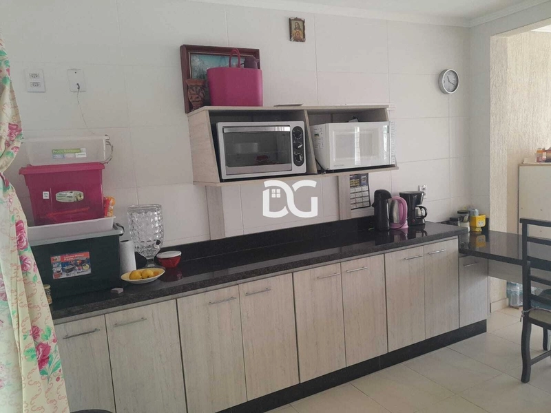 Sobrado amplo com 4 dormitórios.: 7ª foto da galeria de imagens do imóvel