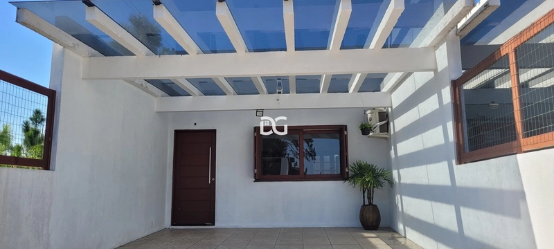 Casa Geminada de 3 dormitórios: 2ª foto da galeria de imagens do imóvel