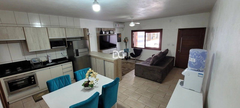 Casa Geminada de 3 dormitórios: 1ª foto da galeria de imagens do imóvel
