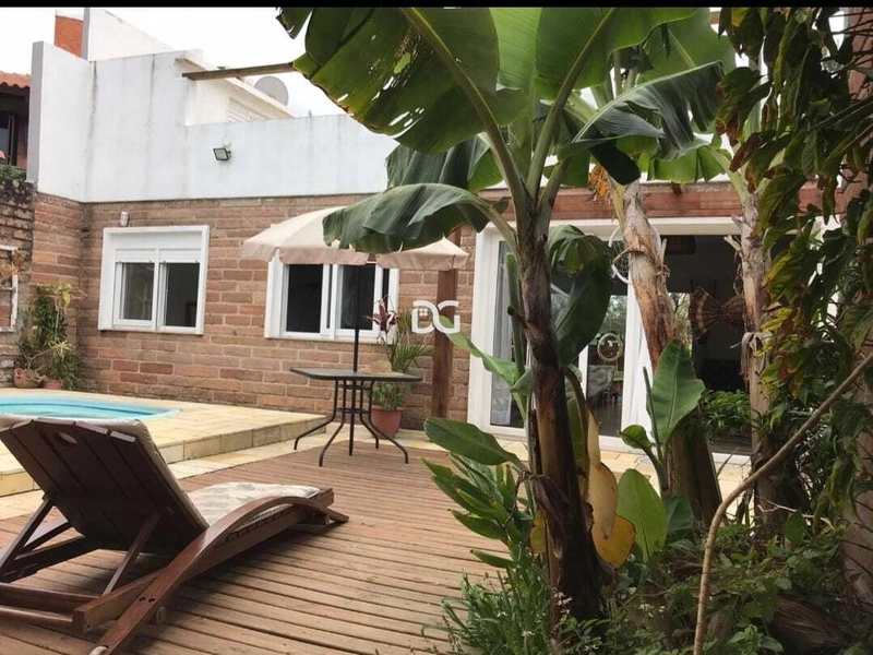 Casa com 5 quartos: 10ª foto da galeria de imagens do imóvel