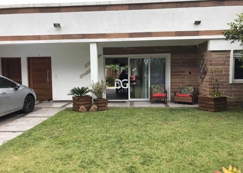Casa com 5 quartos: 3ª foto da galeria de imagens do imóvel