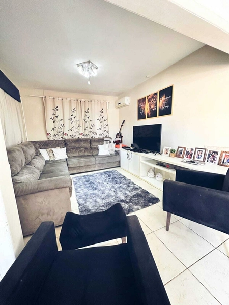 Casa de 7 dormitórios: 4ª foto da galeria de imagens do imóvel