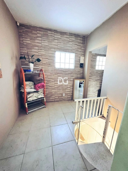 Casa de 7 dormitórios: 7ª foto da galeria de imagens do imóvel