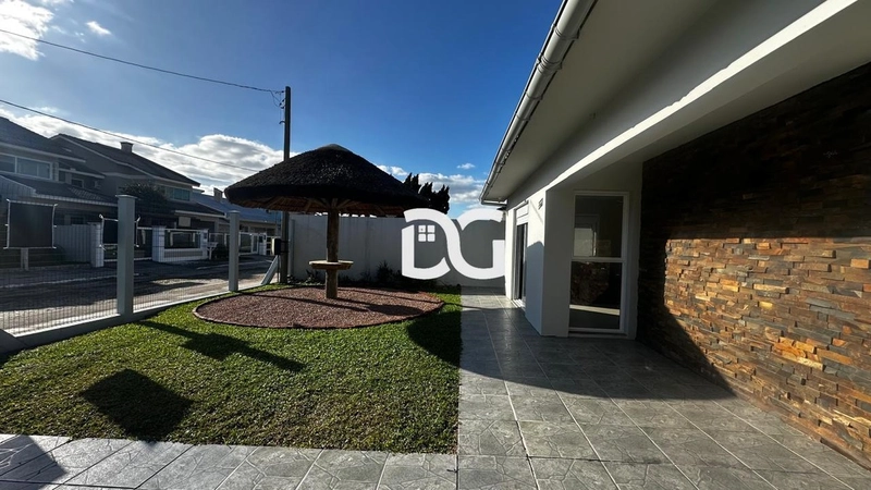 Casa 3 dorm. + anexo a 1 quadra de dstância do mar: 4ª foto da galeria de imagens do imóvel