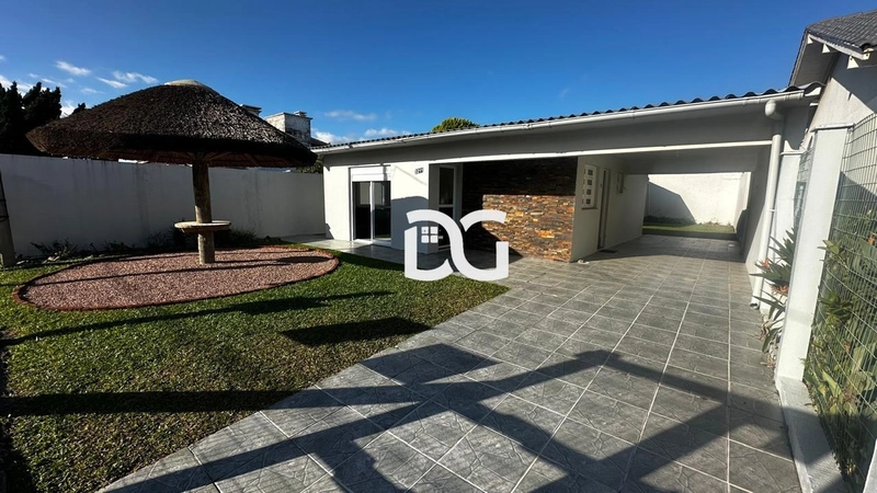 Casa 3 dorm. + anexo a 1 quadra de dstância do mar: 3ª foto da galeria de imagens do imóvel