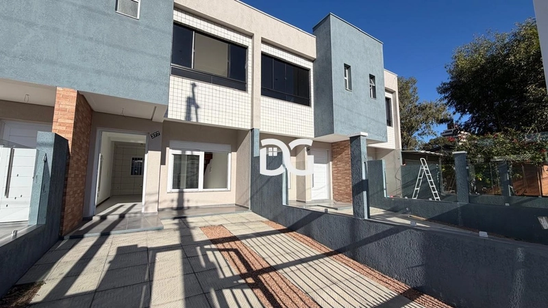 Duplex de 2 suites ao lado da Avenida da Igreja