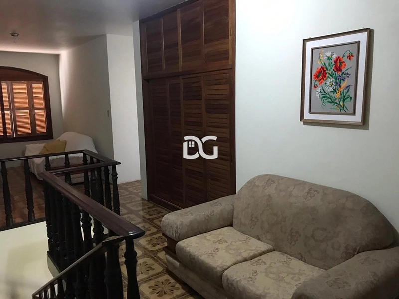 Sobrado composto de 4 dormitórios: 8ª foto da galeria de imagens do imóvel