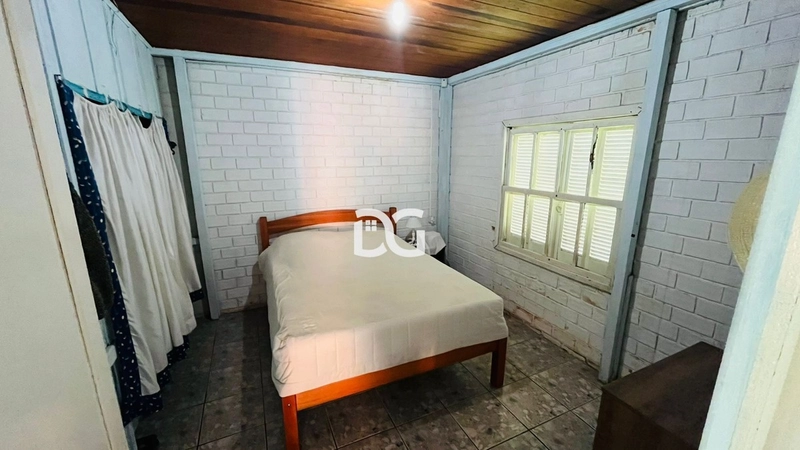 Casa com piscina: 9ª foto da galeria de imagens do imóvel