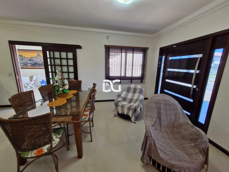 Casa semimobiliada a apenas 1 quadra do mar: 6ª foto da galeria de imagens do imóvel