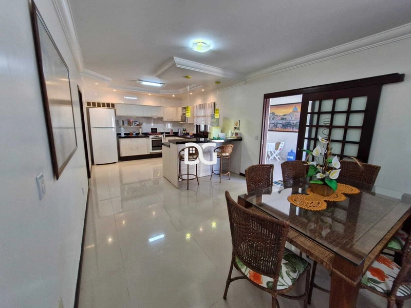 Casa semimobiliada a apenas 1 quadra do mar: 7ª foto da galeria de imagens do imóvel