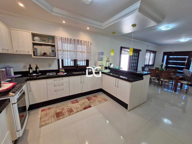 Casa semimobiliada a apenas 1 quadra do mar: 12ª foto da galeria de imagens do imóvel