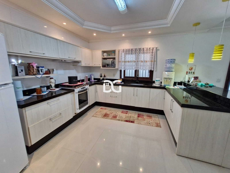 Casa semimobiliada a apenas 1 quadra do mar: 13ª foto da galeria de imagens do imóvel