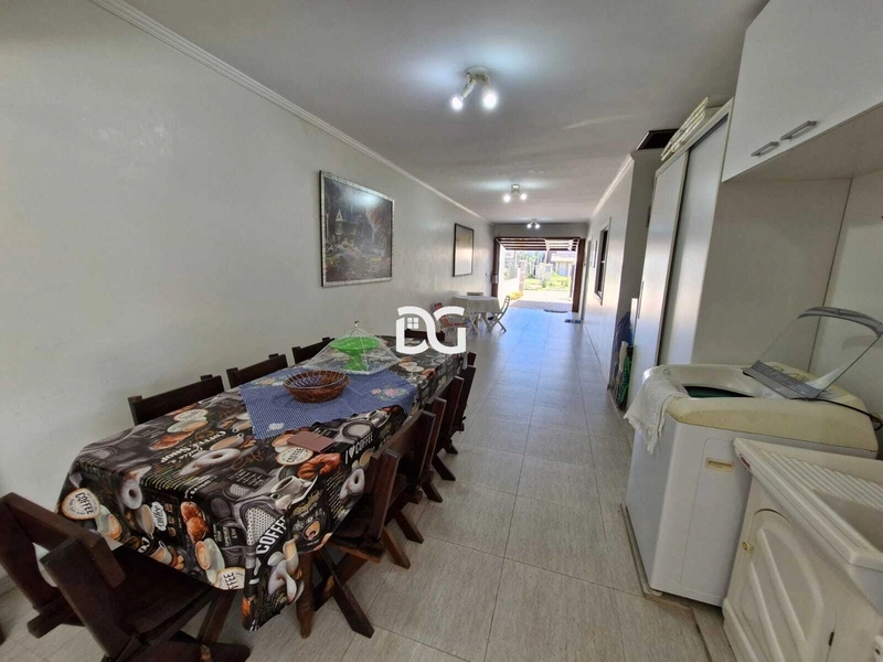 Casa semimobiliada a apenas 1 quadra do mar: 15ª foto da galeria de imagens do imóvel