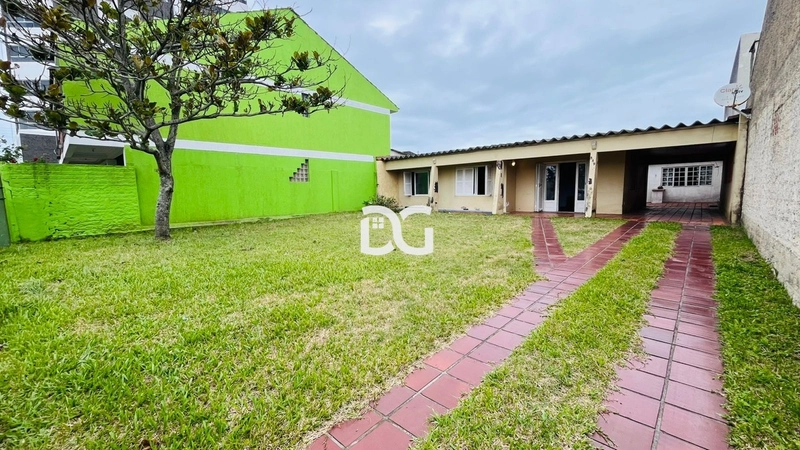 Casa de 4 dormitórios: 3ª foto da galeria de imagens do imóvel