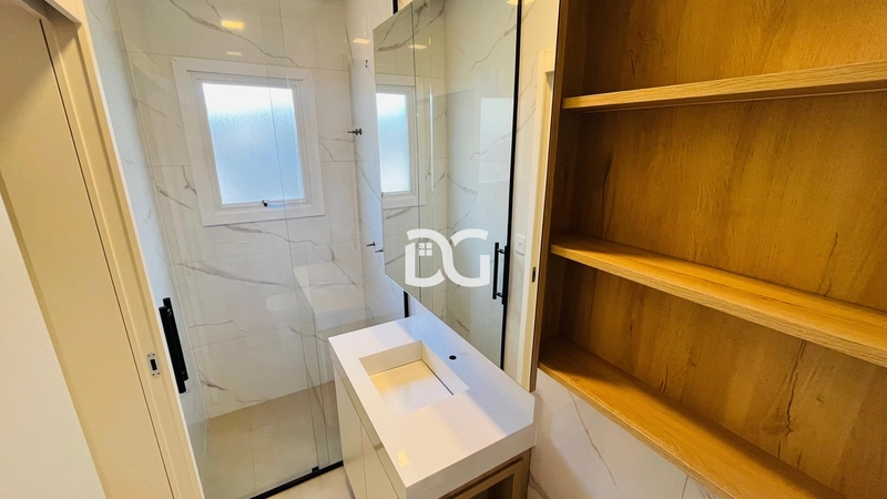 Casa com design moderno, mobiliado e decorado: 8ª foto da galeria de imagens do imóvel