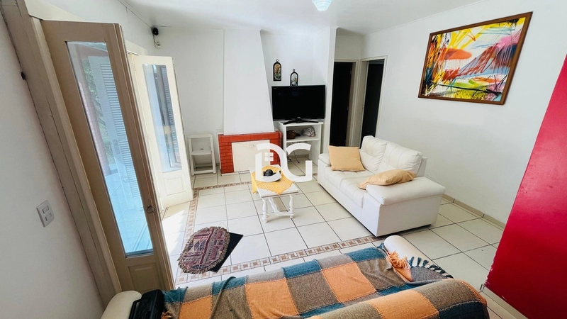 Casa ampla e mobiliada: 2ª foto da galeria de imagens do imóvel