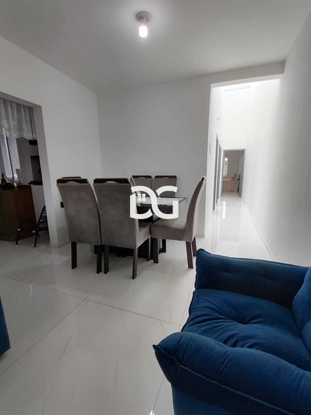 Casa aconchegante e bem distribuída, composta por 3 dormitórios: 6ª foto da galeria de imagens do imóvel