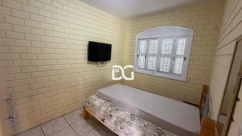 Casa térrea de esquina mobiliada, situada em uma região residencial: 15ª foto da galeria de imagens do imóvel