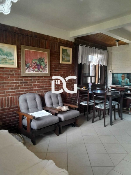 Casa aconchegante com dois dormitórios: 2ª foto da galeria de imagens do imóvel