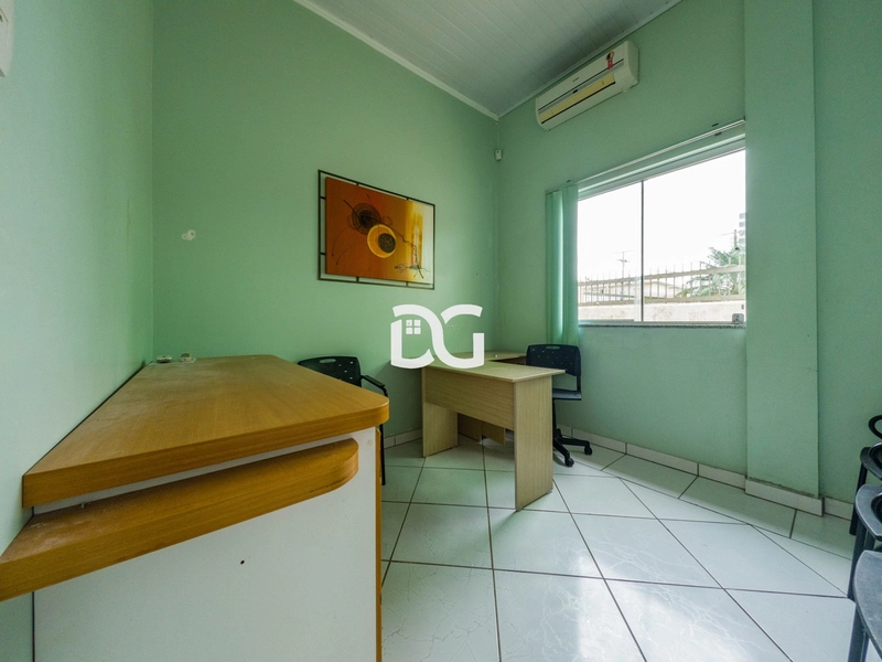 Casa e loja comercial em ótima localização: 29ª foto da galeria de imagens do imóvel
